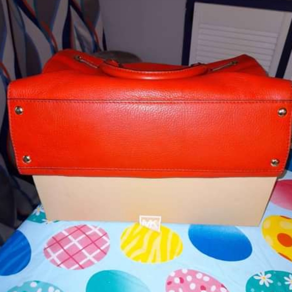 Michael kors purse - Picture 5 of 13